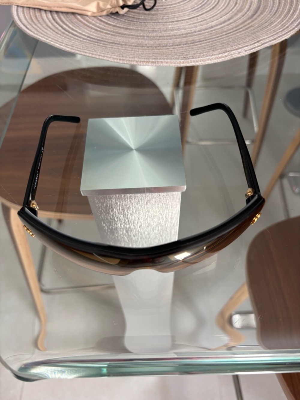 CHANEL Black Frame Sunglasses with Gold Accents - Picture 5 of 6